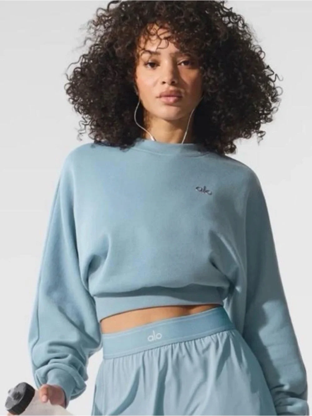 ALO Yoga Women's Sky Blue Cropped Crewneck Sweatshirt